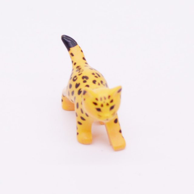 Playmobil 30646252 Jachtluipaard Baby - Leopard Cub ,  groot uit kunststof in de kleur geel. Geschikt vanaf 3+.