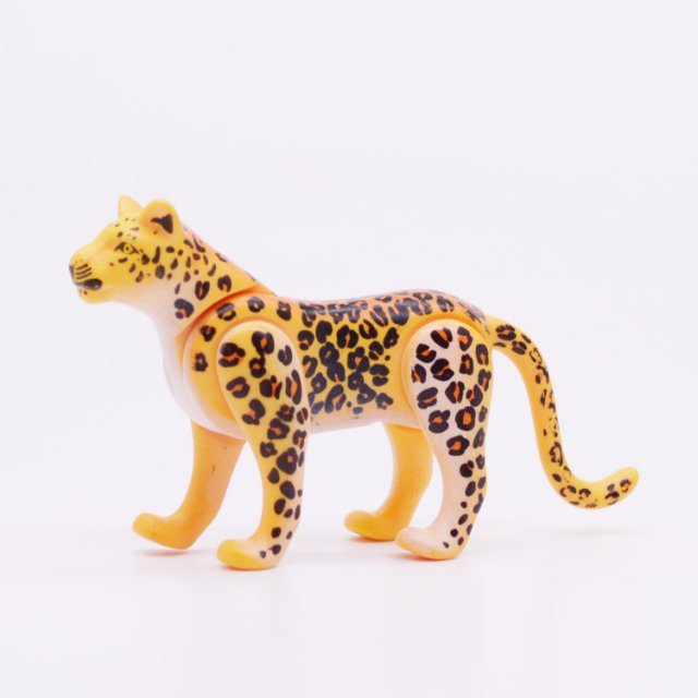 Playmobil 30649264 Luipaard  - Adult - Leopard ,  groot uit kunststof in de kleur geel. Geschikt vanaf 3+.