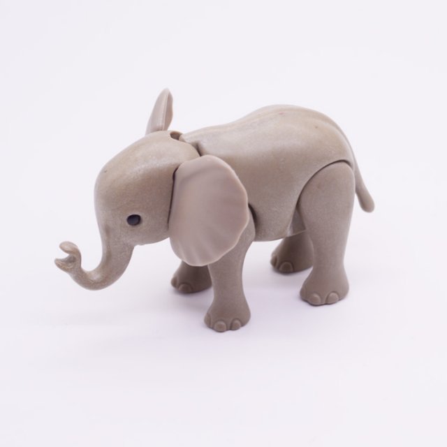 Playmobil 30652250 Olifant Jong - Elephant Baby ,  groot uit kunststof in de kleur grijs. Geschikt vanaf 3+.