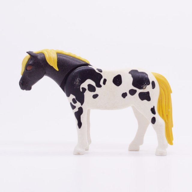 Playmobil 30668712 Pony Wit Zwart - 2011- Pony White Black ,  groot uit kunststof in de kleur wit. Geschikt vanaf 3+.