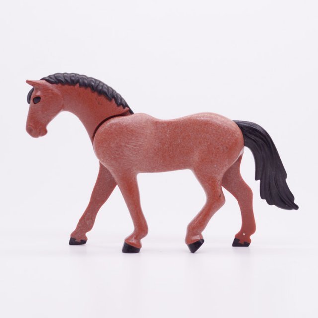 Playmobil 30668722 Paard Trakehner - Horse Trakehner ,  groot uit kunststof in de kleur bruin. Geschikt vanaf 3+.