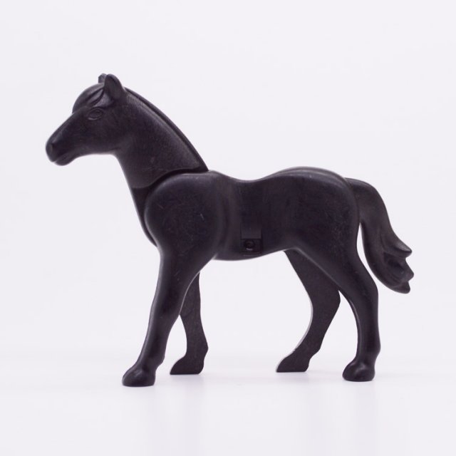 Playmobil 30671760 Paard Zwart - Horse Black ,  groot uit kunststof in de kleur zwart. Geschikt vanaf 3+.